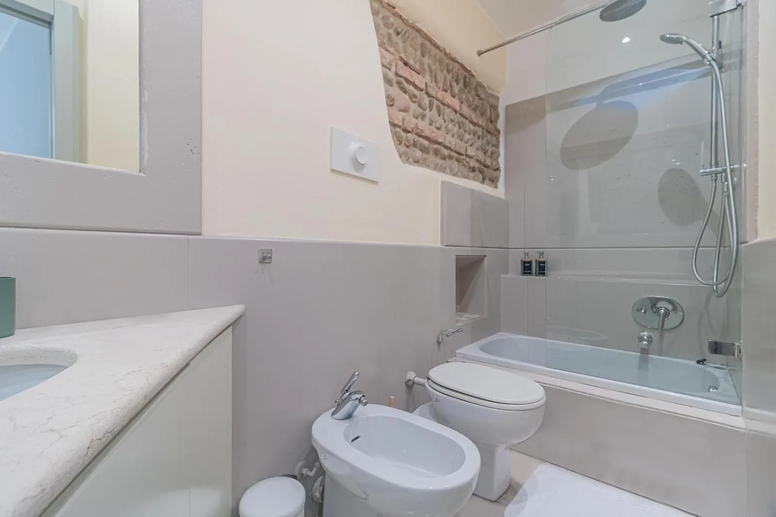 Aparthotel Thea - Centro Storico Monza 0*,  Italia